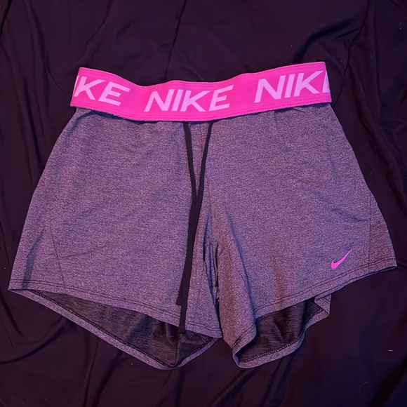 Nike Pants - Nike athletic shorts